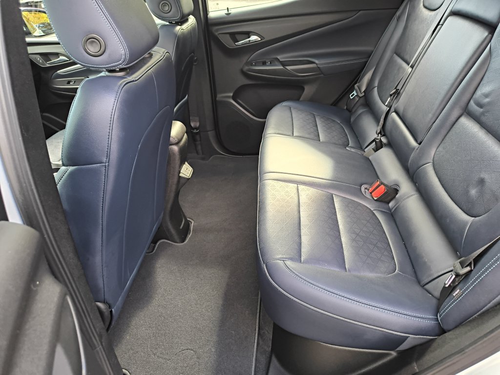 Used 2023 Chevrolet Bolt EUV Premier w/ Sun & Sound Package FWD image 22