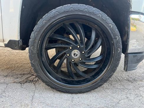 Used 2018 Chevrolet Silverado 1500 LT image 29