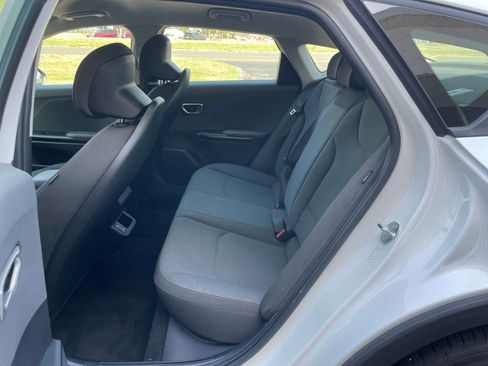 Used 2025 Kia K4 LXS image 24