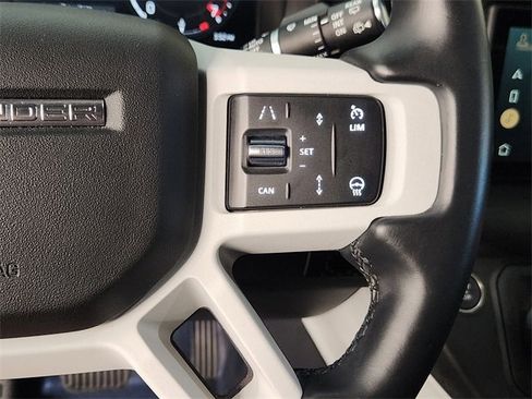 Used 2024 Land Rover Defender 110 S image 29