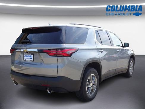 Used 2023 Chevrolet Traverse LT FWD image 3