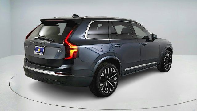 Used 2026 Volvo XC90 B6 Plus w/ Protection Package AWD/4WD image 4