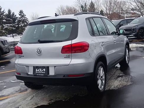 Used 2018 Volkswagen Tiguan Limited w/ Premium Package image 2