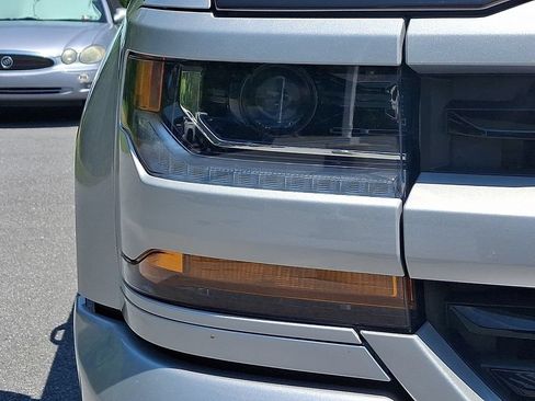 Used 2018 Chevrolet Silverado 1500 LT w/ All Star Edition AWD/4WD image 9