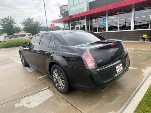 Used 2014 Chrysler 300 C AWD/4WD image 8
