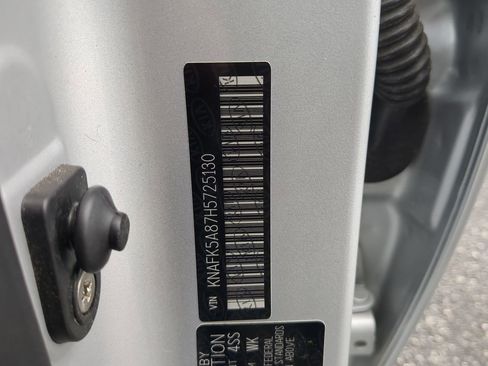 Used 2017 Kia Forte LX image 24