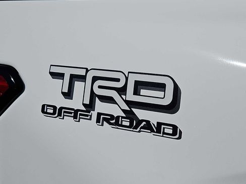 Used 2024 Toyota Tacoma TRD Off-Road w/ TRD Off Road Premium Package AWD/4WD image 32
