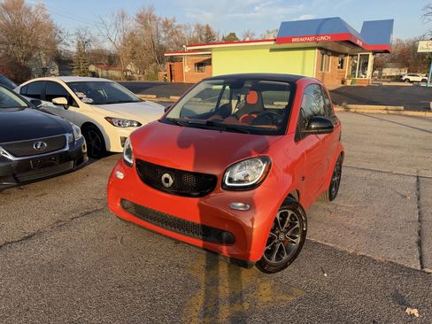 Used 2016 smart fortwo passion image 3