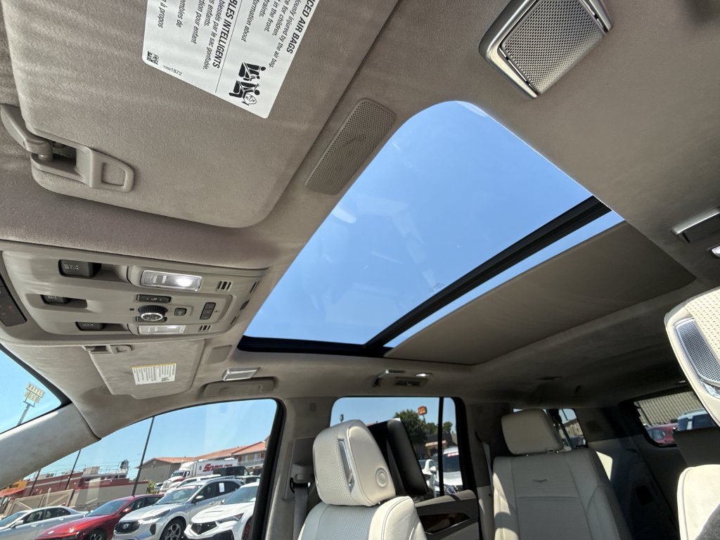 Used 2024 Cadillac Escalade ESV Sport Platinum AWD/4WD image 30
