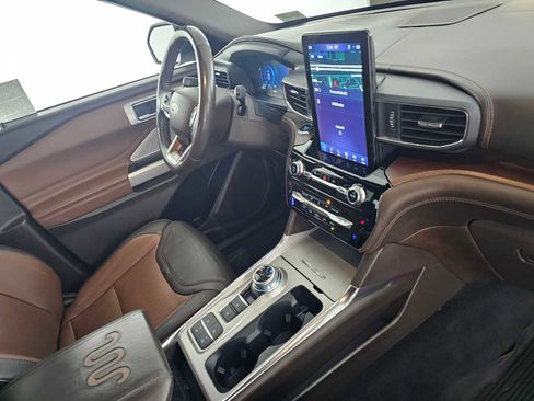 Used 2022 Ford Explorer King Ranch w/ Class IV Trailer Tow Package RWD image 11