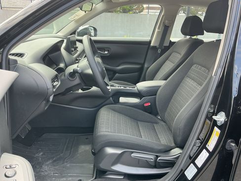 Used 2025 Honda HR-V LX image 12