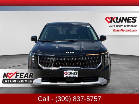 Used 2026 Kia Carnival FWD image 2