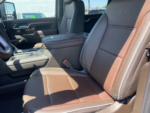 New 2025 GMC Sierra 2500 Denali w/ Denali Reserve Package image 22