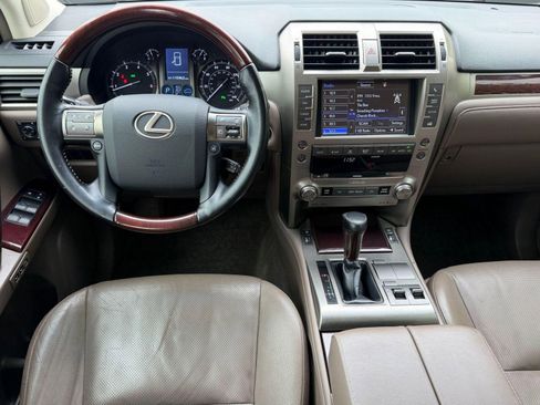 Used 2018 Lexus GX 460 Premium w/ Premium Package AWD/4WD image 26