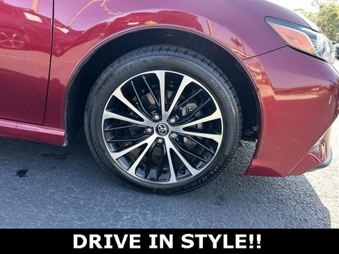 Used 2018 Toyota Camry SE image 8