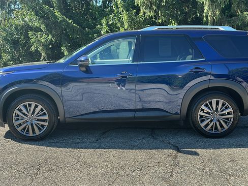 Certified 2023 Nissan Pathfinder SL w/ SL Premium Package AWD/4WD image 27