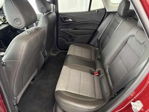 Used 2025 Chevrolet Trax LT w/ Driver Confidence Package image 16