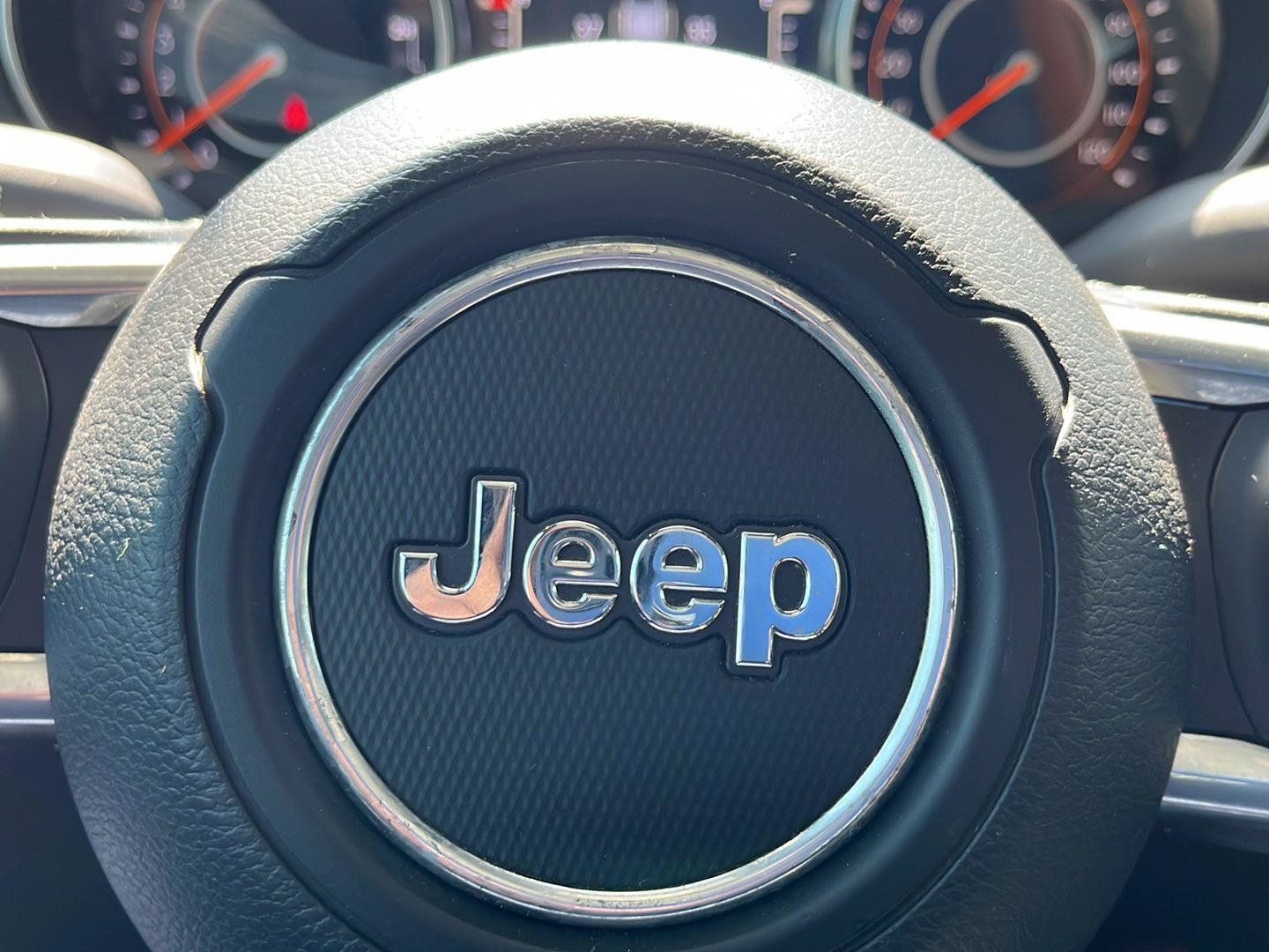 Used 2020 Jeep Gladiator Overland AWD/4WD image 18