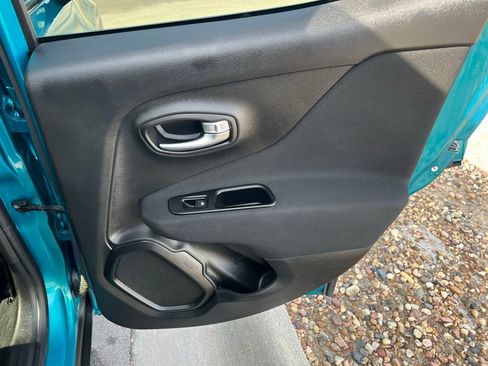 Used 2021 Jeep Renegade Latitude image 24