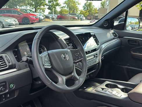 Used 2025 Honda Passport EX-L image 23