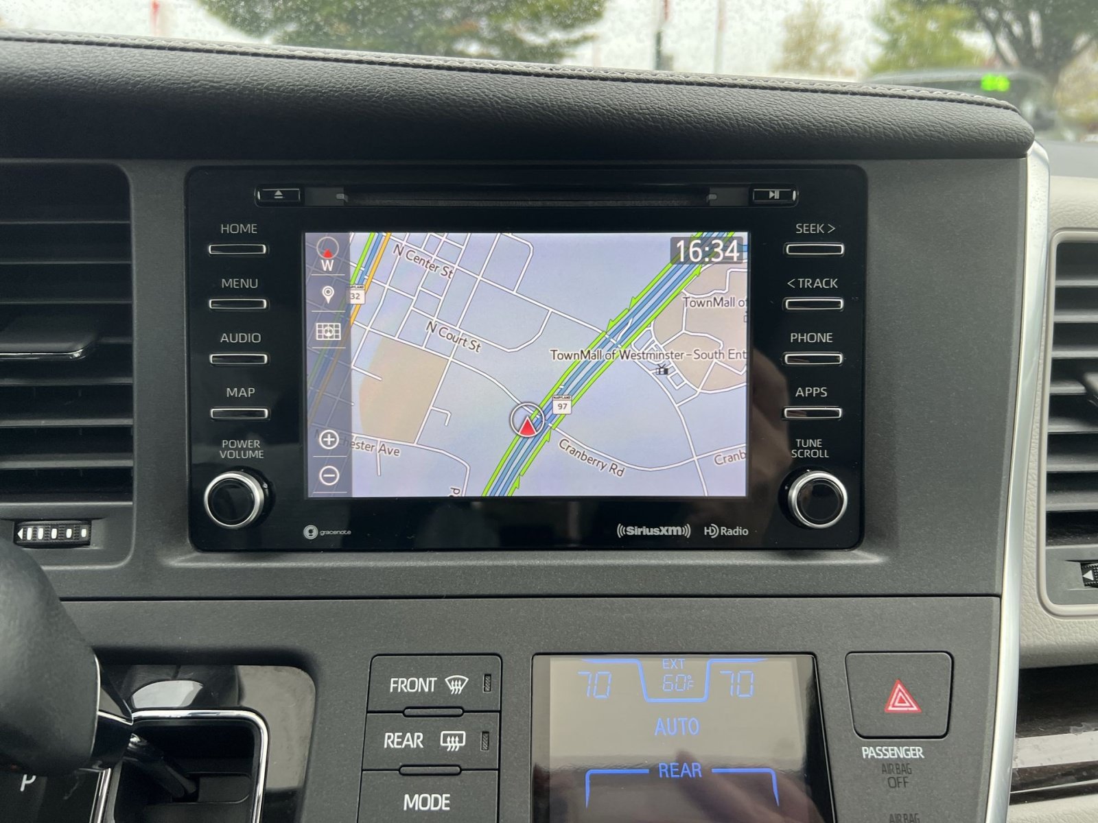 Used 2019 Toyota Sienna XLE w/ XLE Navigation Package FWD image 20