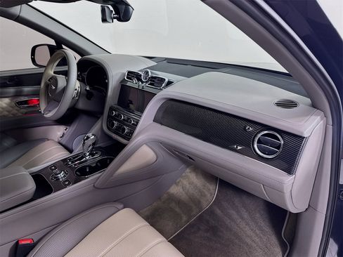 Certified 2023 Bentley Bentayga image 29