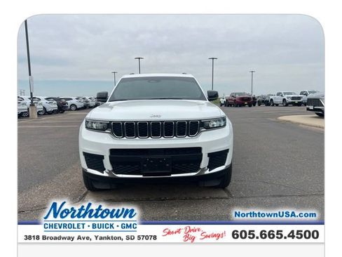 Used 2024 Jeep Grand Cherokee L Laredo AWD/4WD image 29