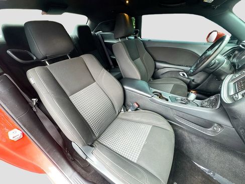 Used 2022 Dodge Challenger SXT RWD image 22