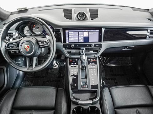 Certified 2024 Porsche Macan AWD/4WD image 15