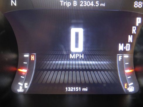 Used 2019 Dodge Challenger R/T w/ Driver Convenience Group RWD image 17