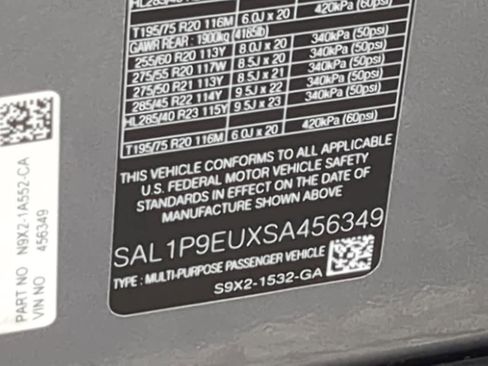 Used 2025 Land Rover Range Rover Sport SE image 37