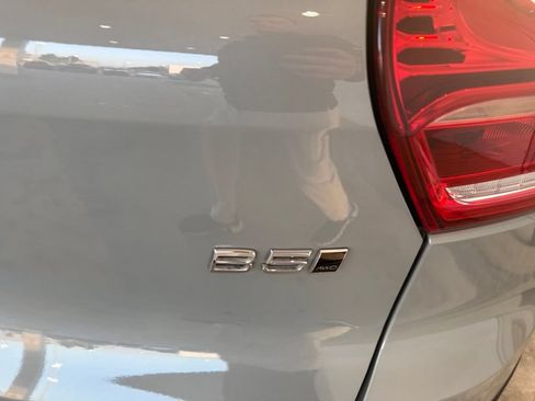 Used 2024 Volvo XC40 B5 Plus AWD/4WD image 6