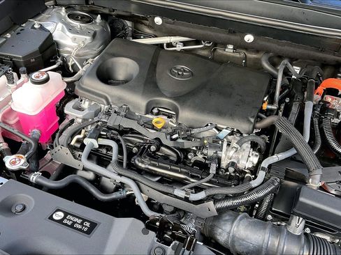 Used 2024 Toyota RAV4 LE image 31