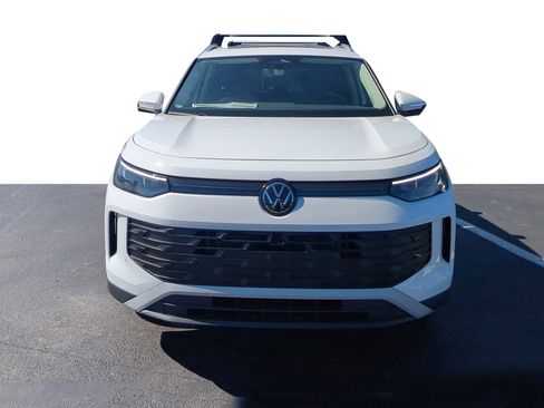 New 2025 Volkswagen Tiguan SE AWD/4WD image 2