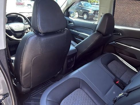 Used 2017 Chevrolet Colorado Z71 AWD/4WD image 33