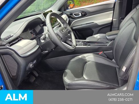 Used 2025 Jeep Compass Limited AWD/4WD image 12