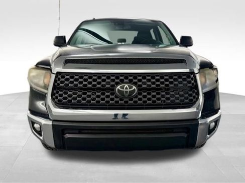 Used 2018 Toyota Tundra SR5 w/ SR5 Upgrade Package image 4