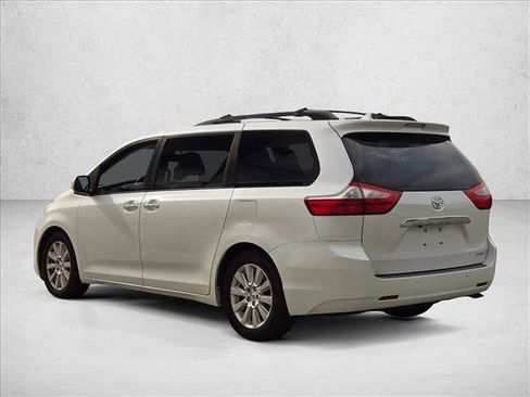 Used 2015 Toyota Sienna Limited image 5