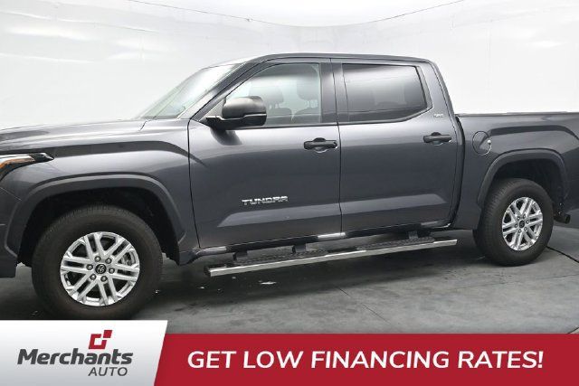 Used 2022 Toyota Tundra SR5 AWD/4WD image 3