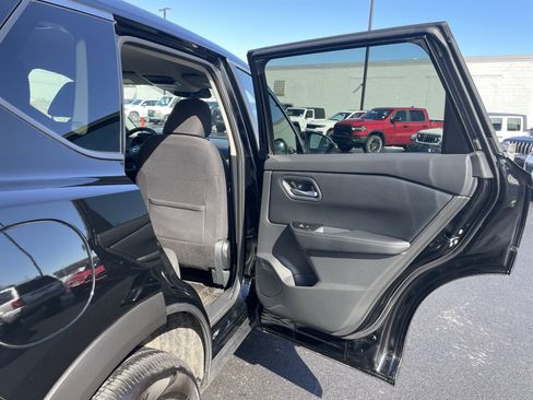 Used 2026 Nissan Rogue SV image 14