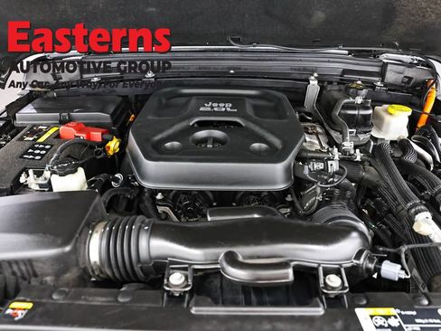 Used 2022 Jeep Wrangler Unlimited Sahara w/ Cold Weather Group AWD/4WD image 7