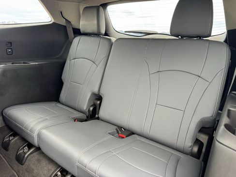 Used 2020 Buick Enclave Premium w/ Sun and Sites Package image 9