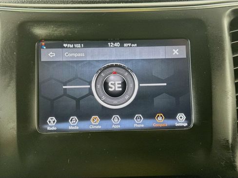 Used 2019 Jeep Cherokee Latitude w/ Popular Appearance Group FWD image 19