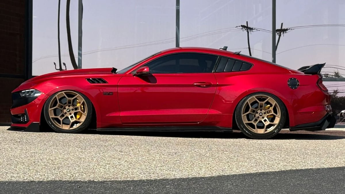 Used 2020 Ford Mustang GT Premium w/ GT Performance Package RWD image 9
