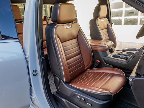 Used 2025 GMC Sierra 2500 Denali Ultimate image 29