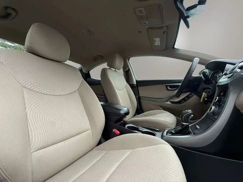 Used 2014 Hyundai Elantra SE w/ Option Group 02 FWD image 13