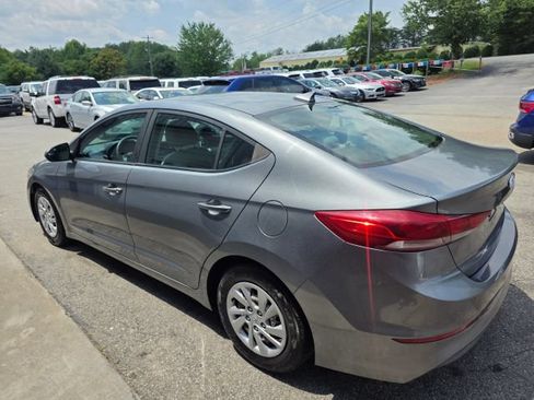 Used 2017 Hyundai Elantra SE FWD image 7