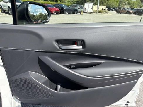 Used 2026 Toyota Corolla SE FWD image 14