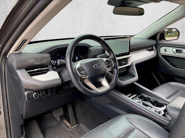 Used 2025 Ford Explorer Active w/ Active Comfort Package RWD image 10