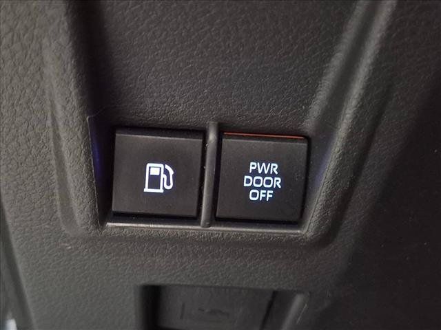 Used 2022 Toyota Sienna Limited FWD image 13